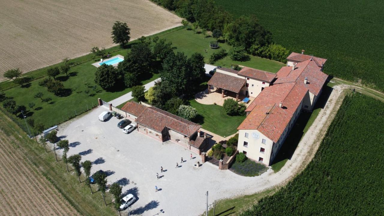 Agriturismo Borgo Tecla Rosa Екстер'єр фото