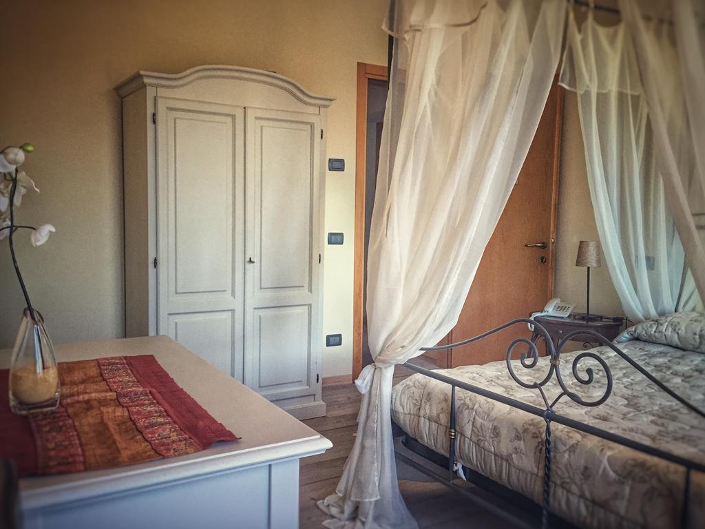 Agriturismo Borgo Tecla Rosa Екстер'єр фото