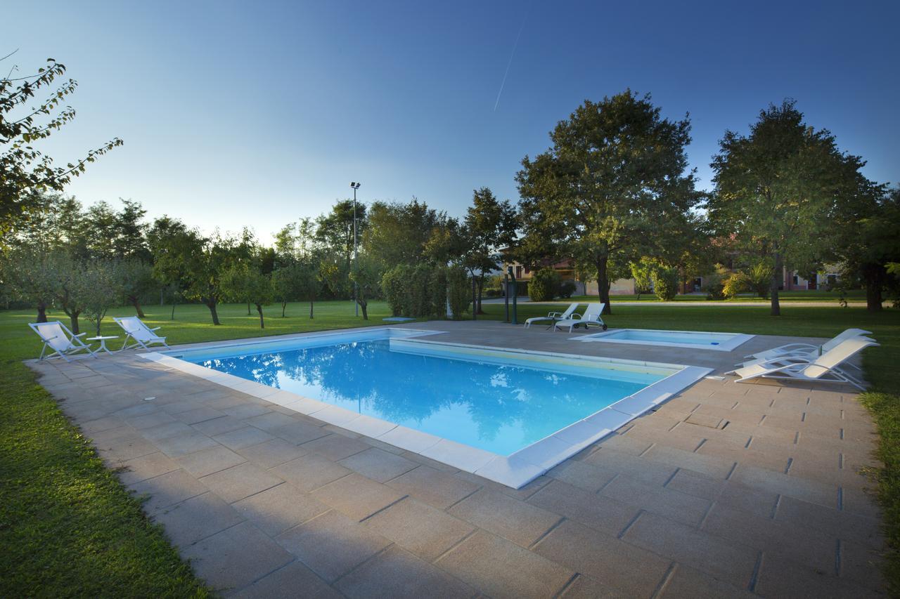 Agriturismo Borgo Tecla Rosa Екстер'єр фото